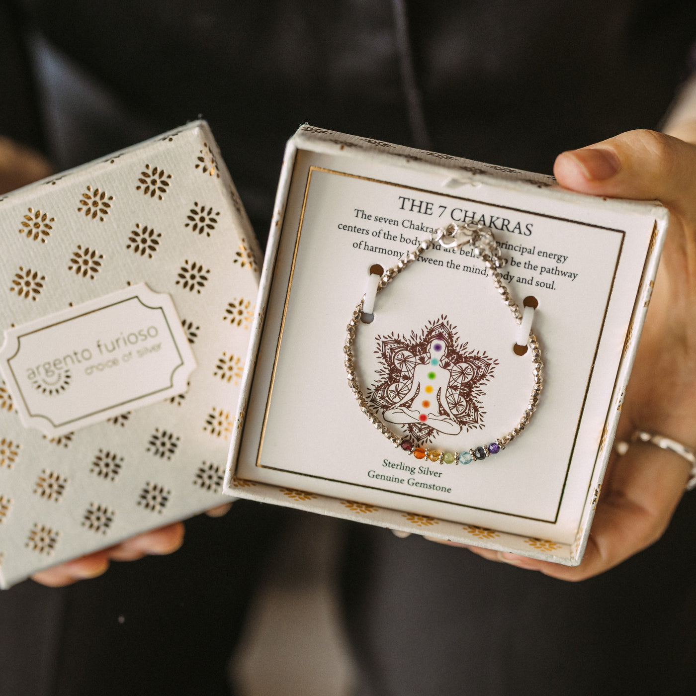 Collier mit sieben Chakra-Farben