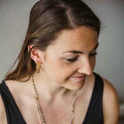 Creolen mit geflochtener Struktur