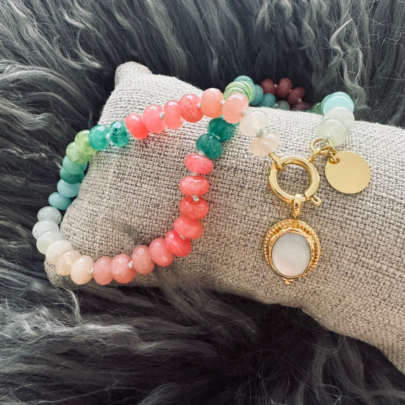 Halskette "Jade mit Permut- Anhänger"