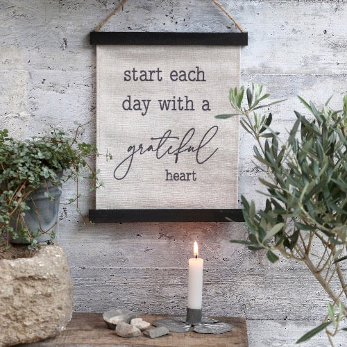 Leinwand zum Aufhängen - start each day with a grateful heart